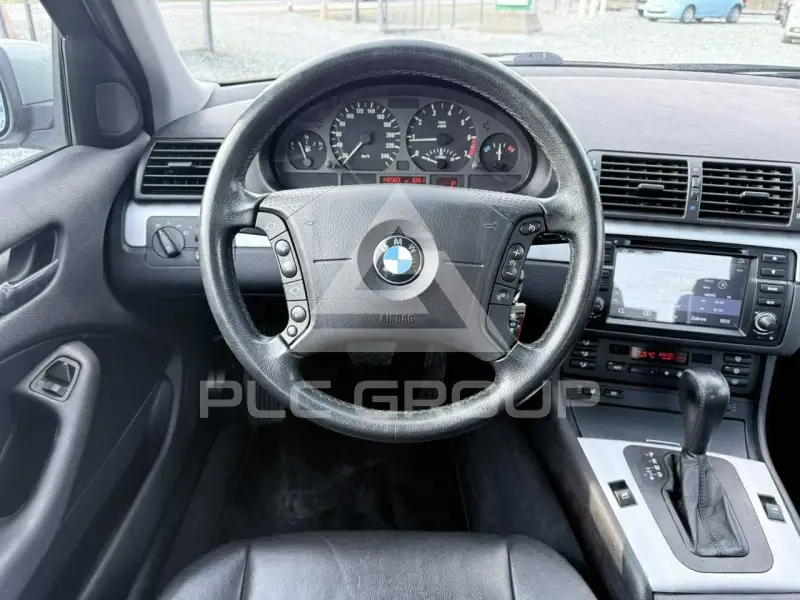 2002 BMW 330