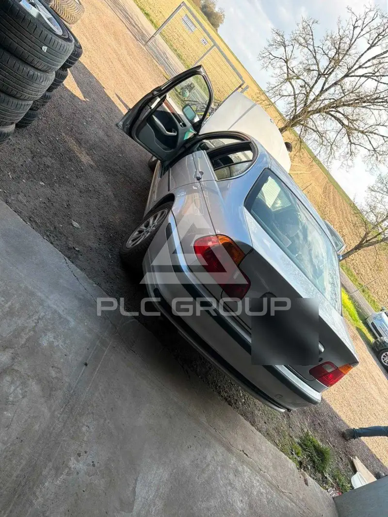 2002 BMW 330