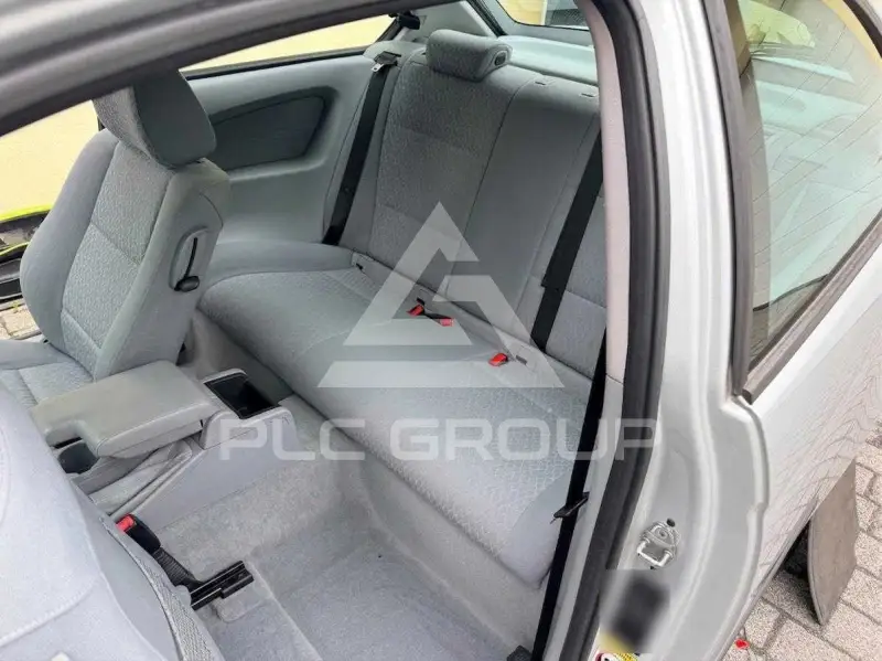 2002 BMW 330