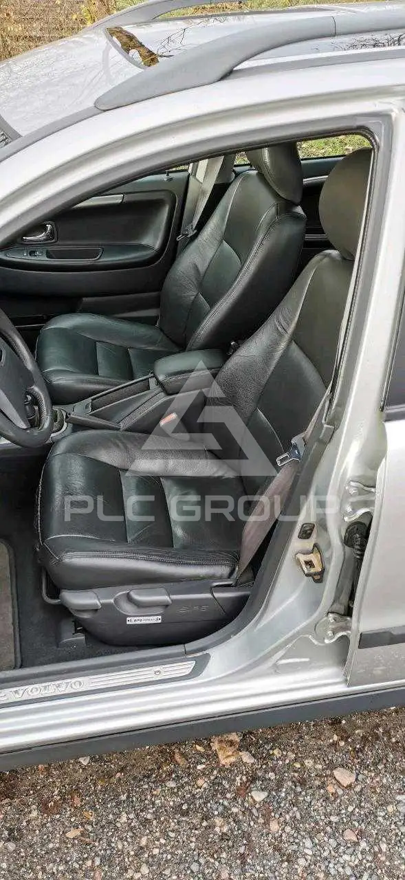 2002 Volvo V40