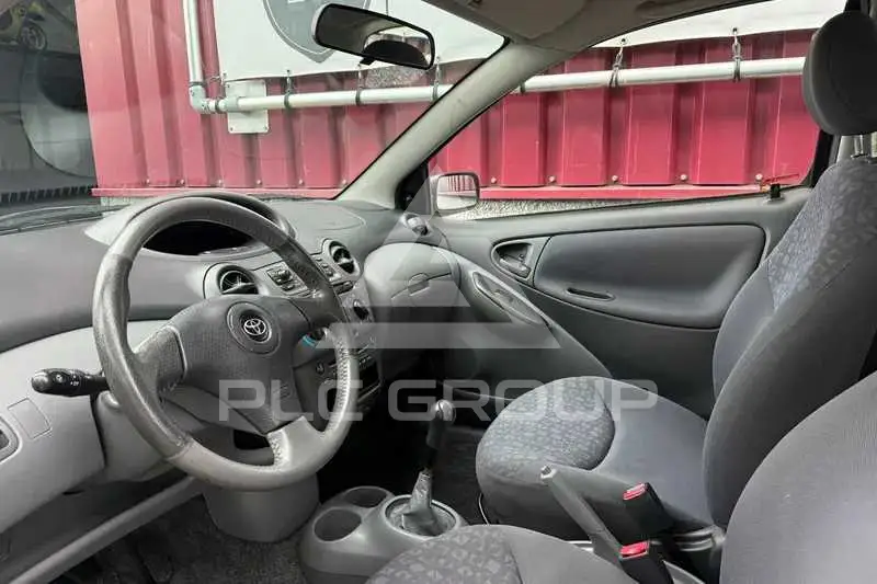 2002 Toyota YARIS