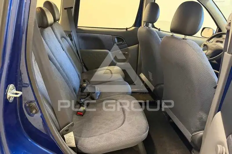 2002 Toyota YARIS