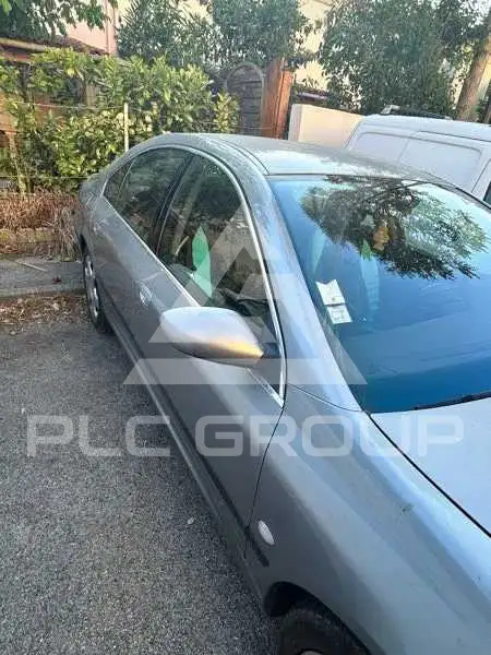 2002 Peugeot 607