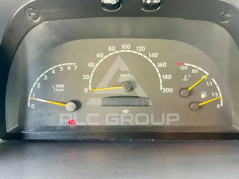 2002 Mercedes Benz V