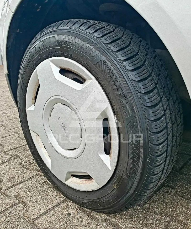 2002 Ford FIESTA