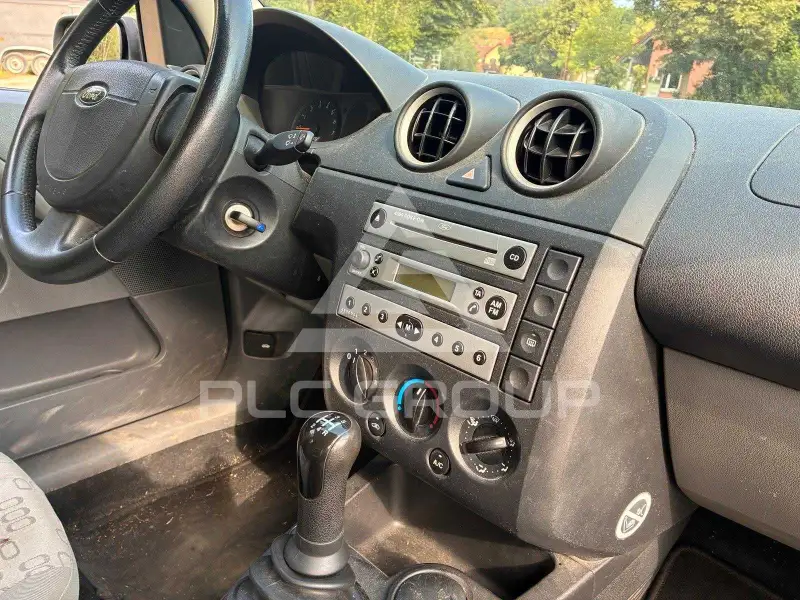 2002 Ford FIESTA