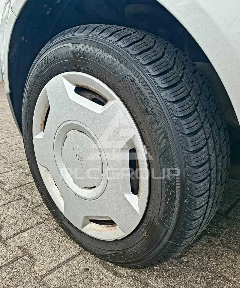 2002 Ford FIESTA