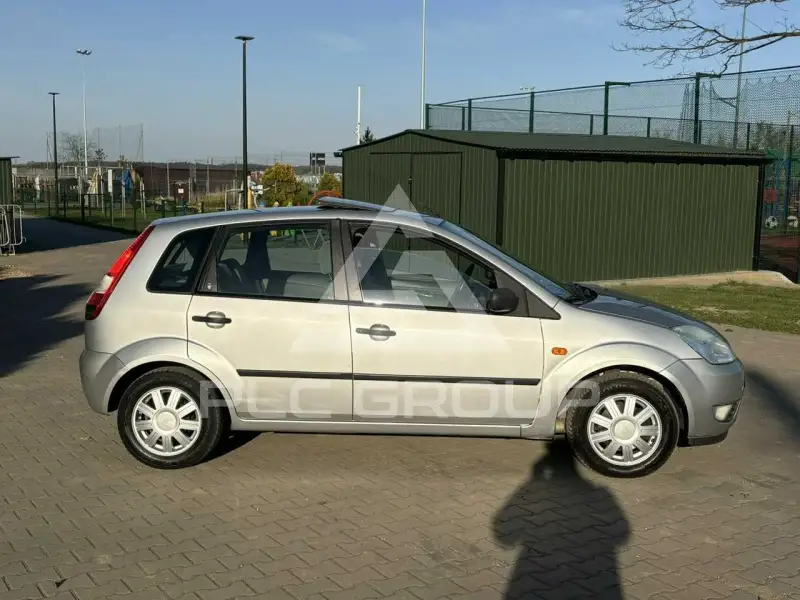 2002 Ford FIESTA