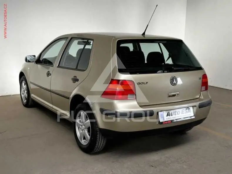 2002 Volkswagen GOLF