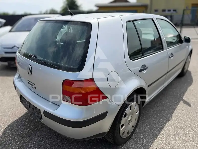2002 Volkswagen GOLF