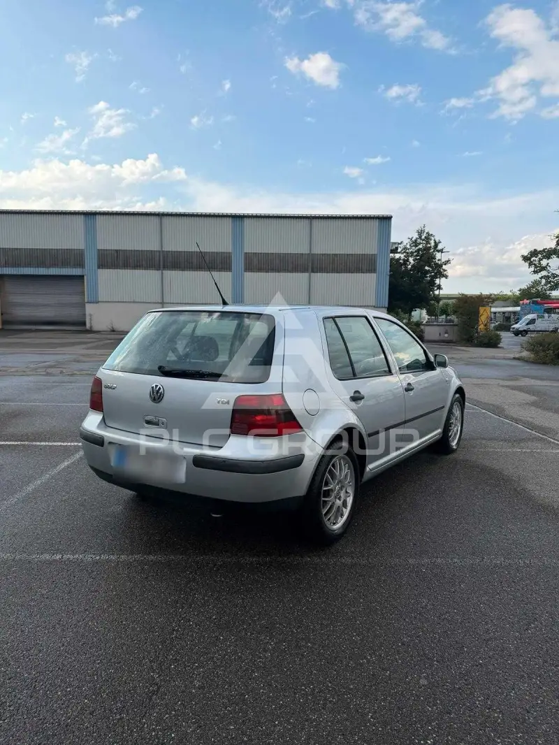 2002 Volkswagen GOLF