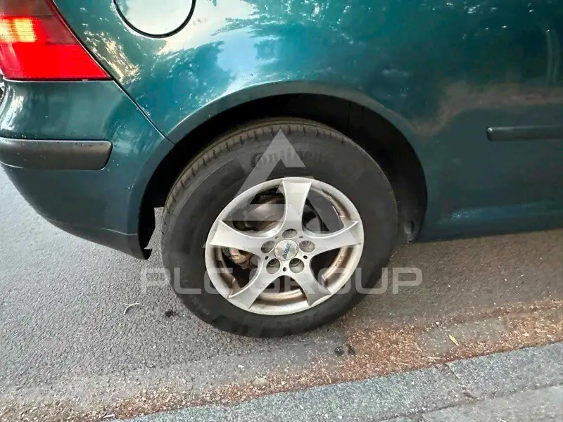 2002 Volkswagen GOLF