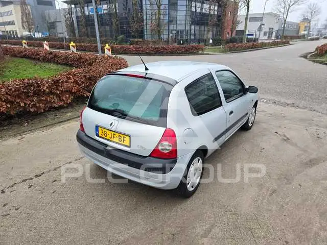 2002 Renault Clio