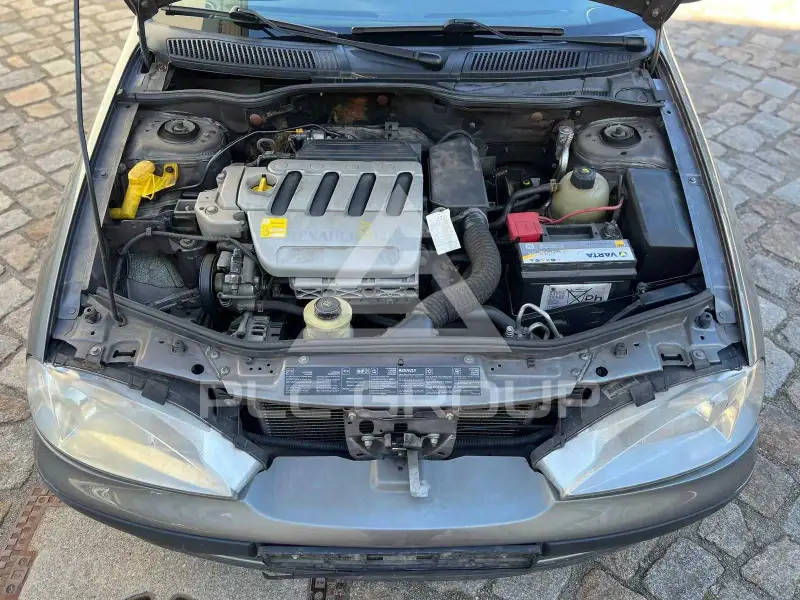 2002 Renault Megane