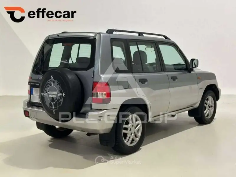 2003 Mitsubishi PAJARO