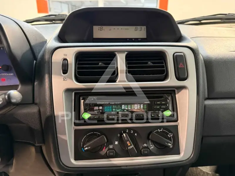 2003 Mitsubishi PAJARO