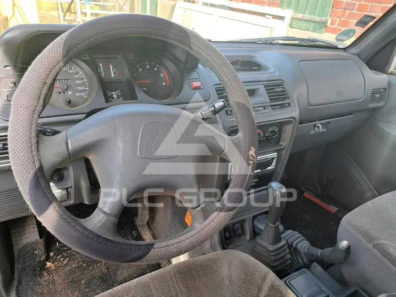 2003 Mitsubishi PAJARO
