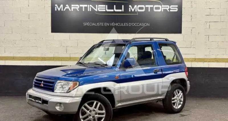 2003 Mitsubishi PAJARO