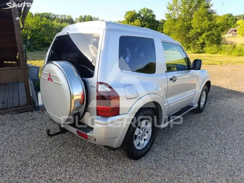 2003 Mitsubishi PAJARO