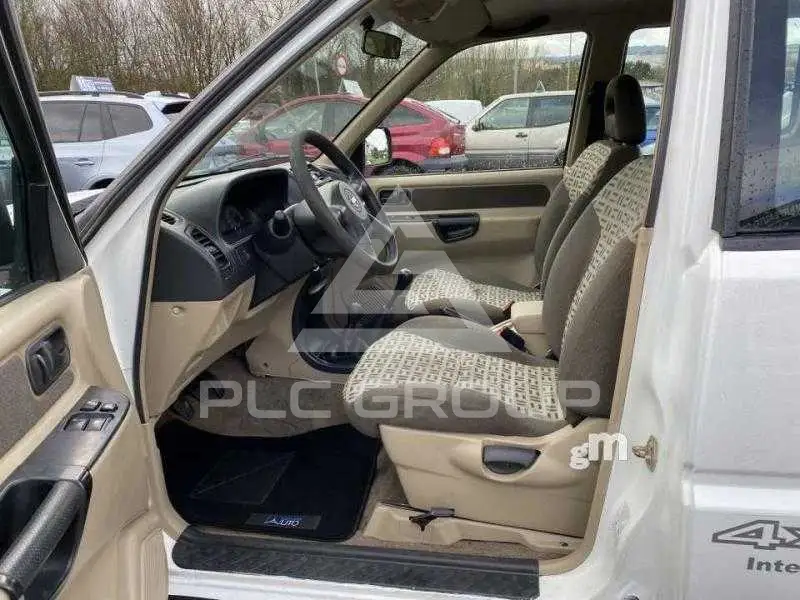 2003 Nissan Terrano