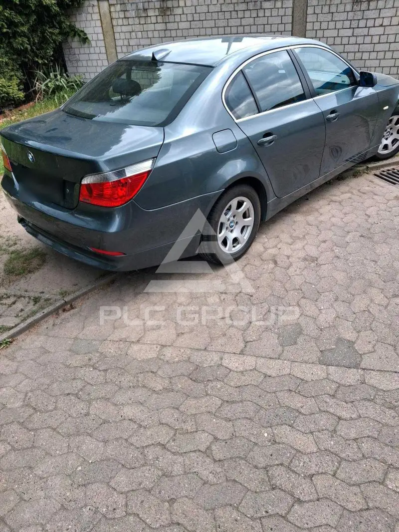 2003 BMW 523