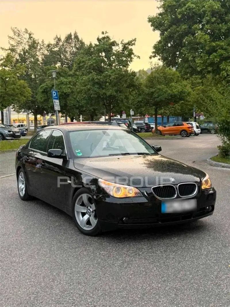 2003 BMW 523