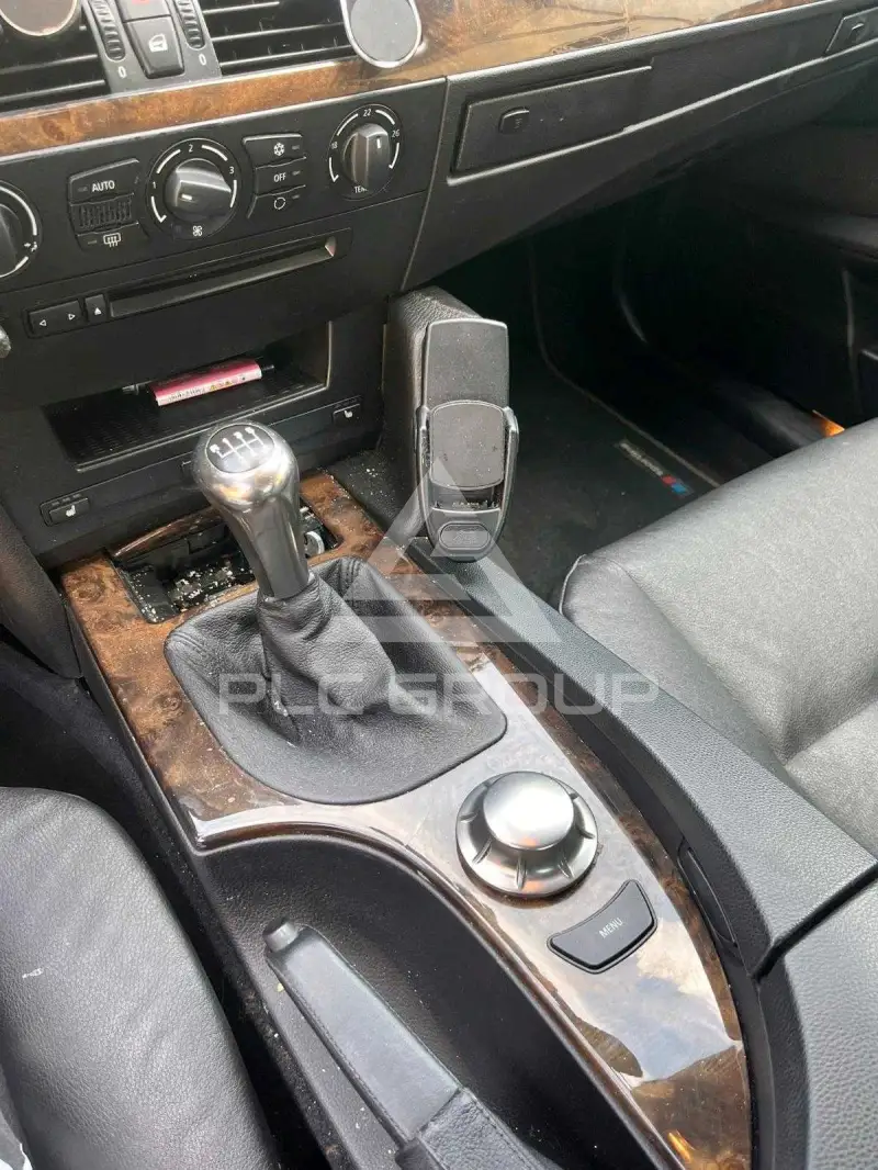 2003 BMW 523