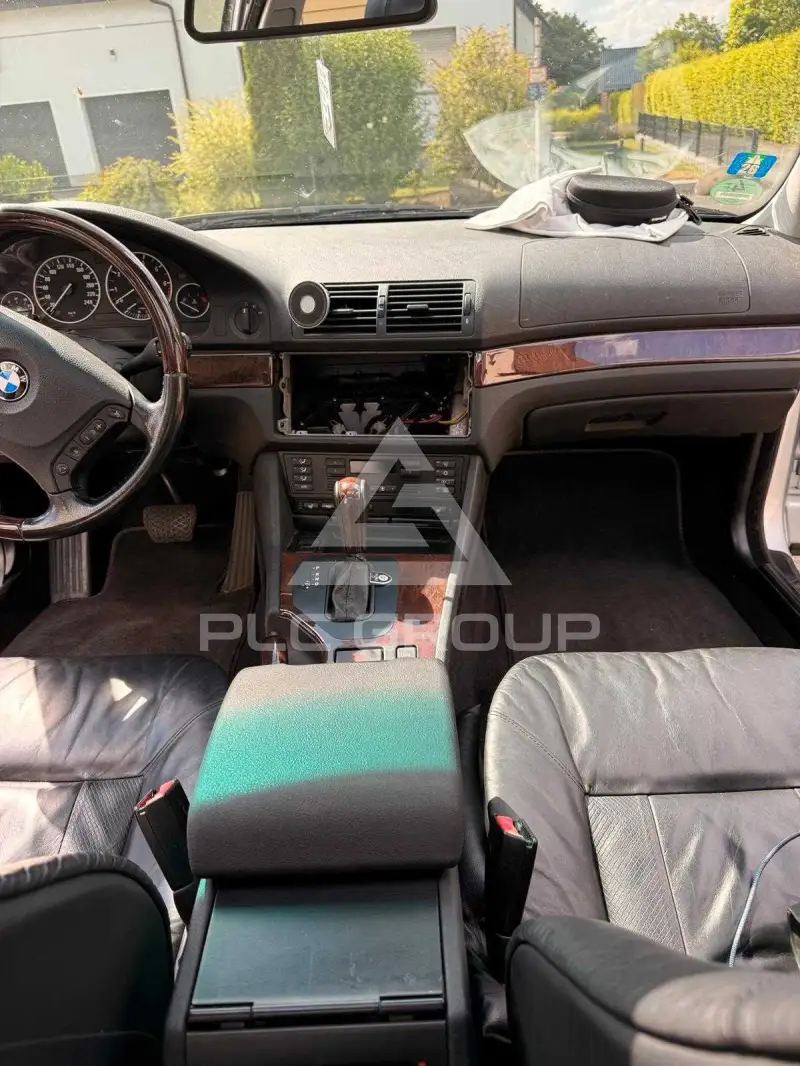 2003 BMW 523