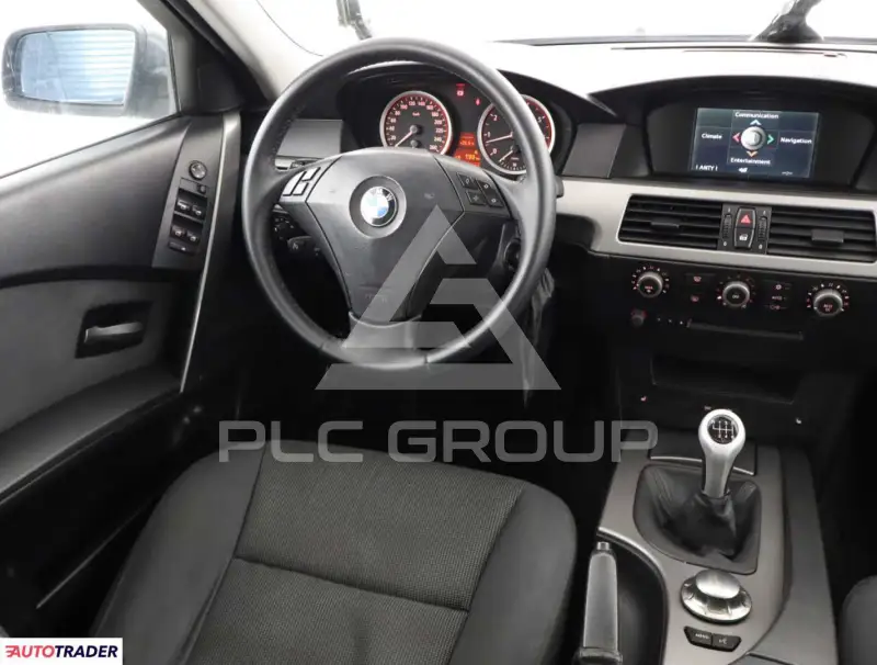 2003 BMW 523