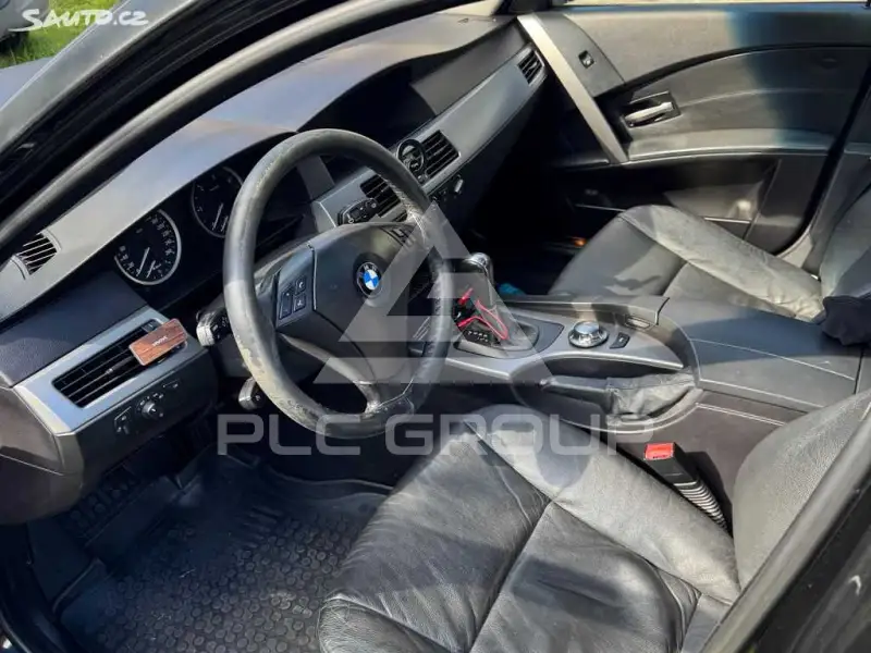 2003 BMW 523