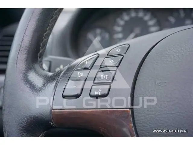 2003 BMW 330