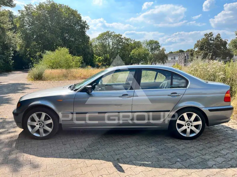 2003 BMW 330