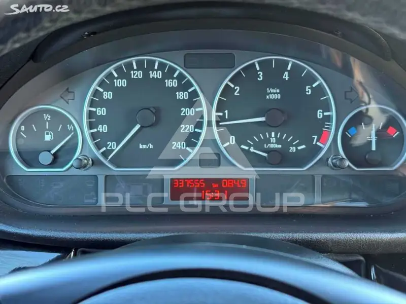 2003 BMW 330