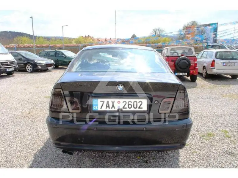 2003 BMW 330