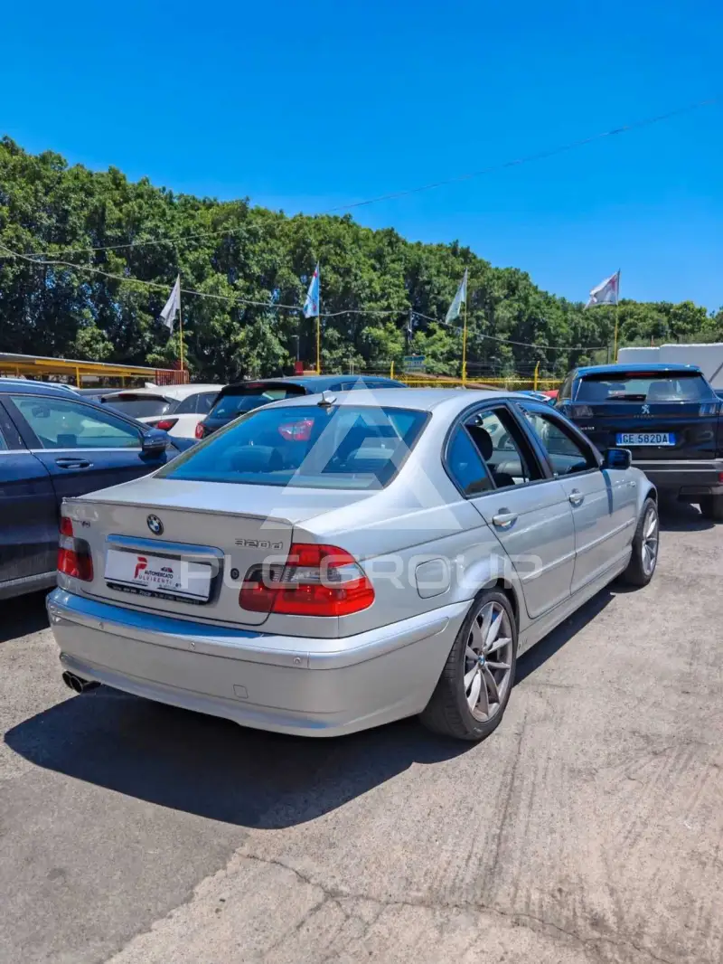 2003 BMW 330
