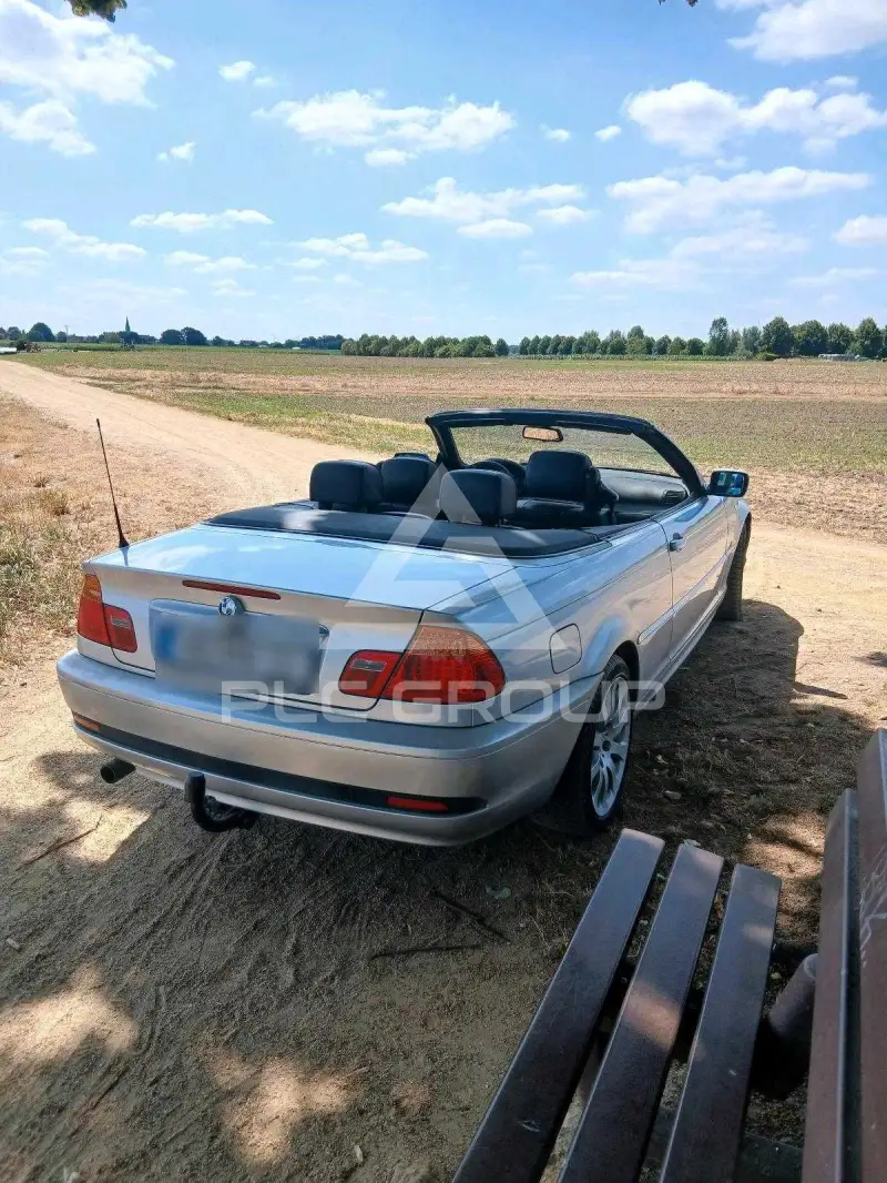 2003 BMW 330