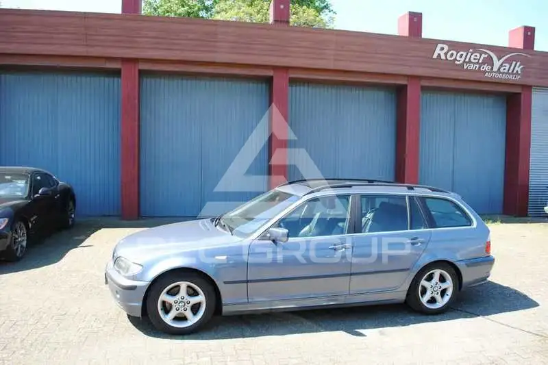 2003 BMW 330