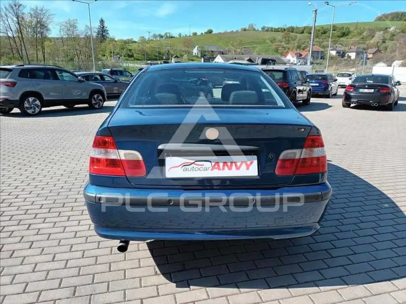 2003 BMW 330