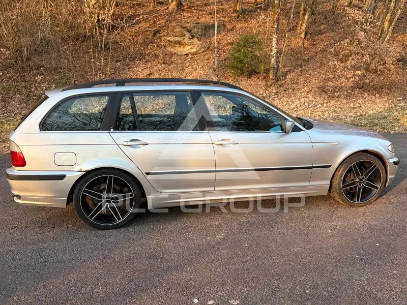 2003 BMW 330