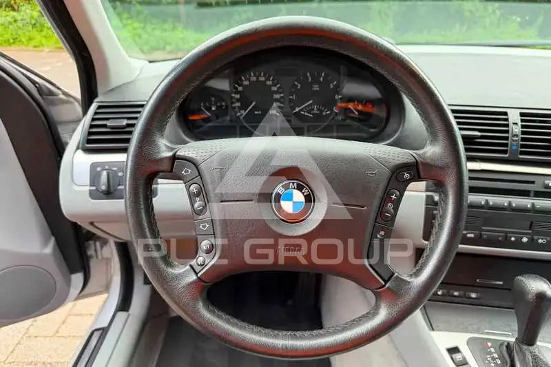2003 BMW 330