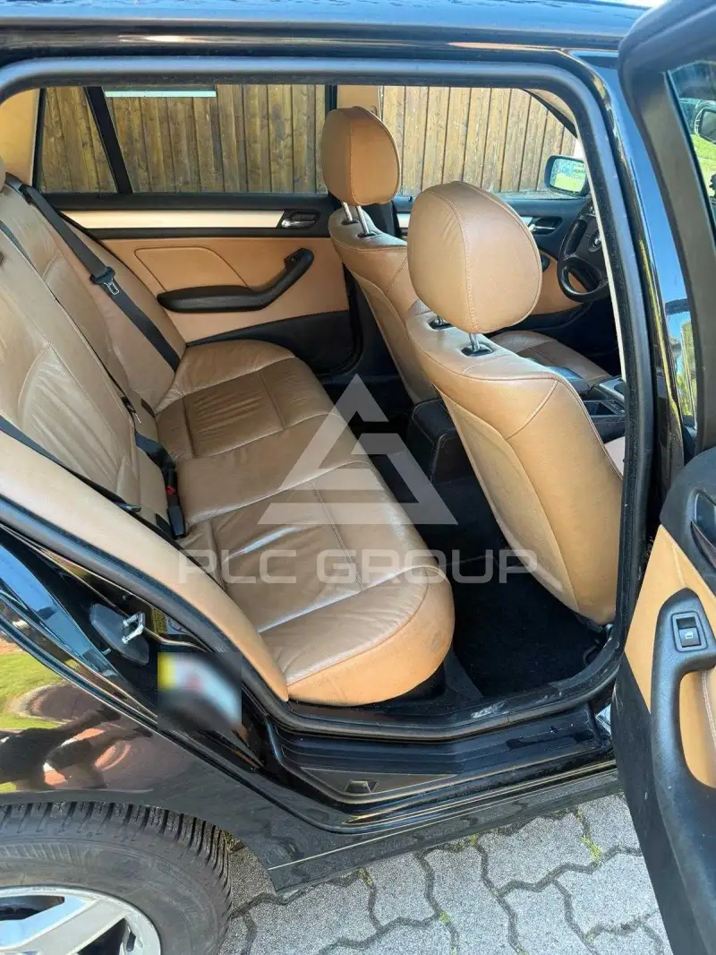 2003 BMW 330