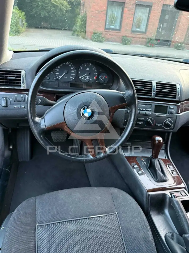 2003 BMW 330