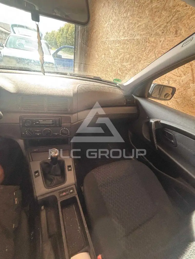 2003 BMW 330