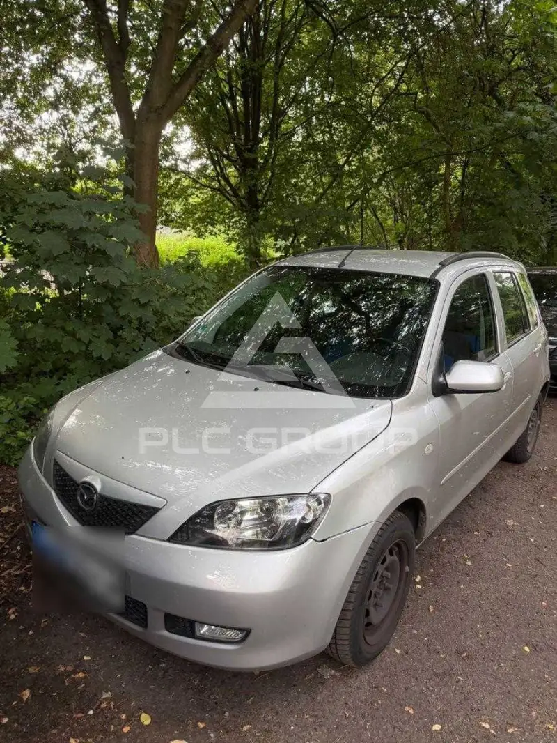 2003 Mazda 2