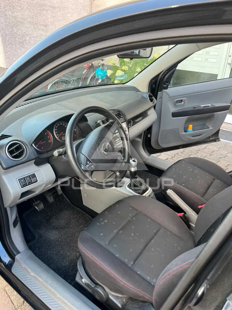 2003 Mazda 2