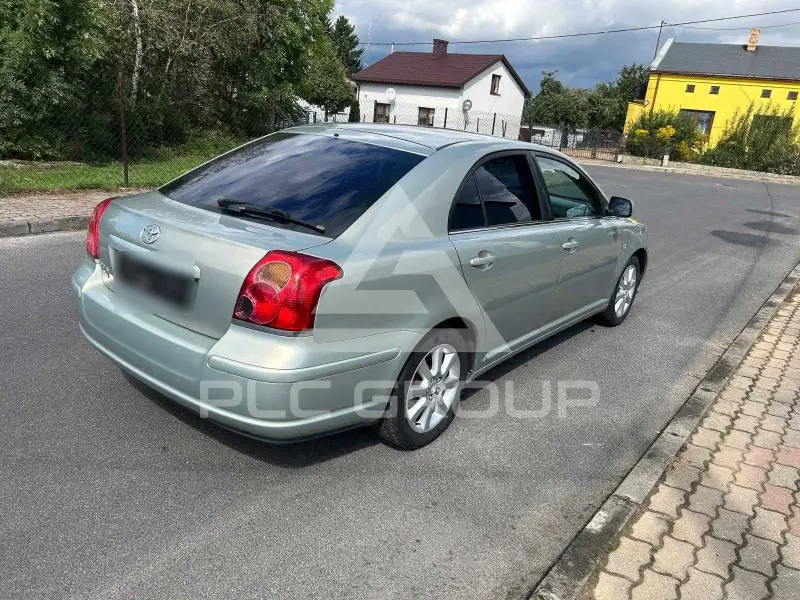 2003 Toyota Avensis
