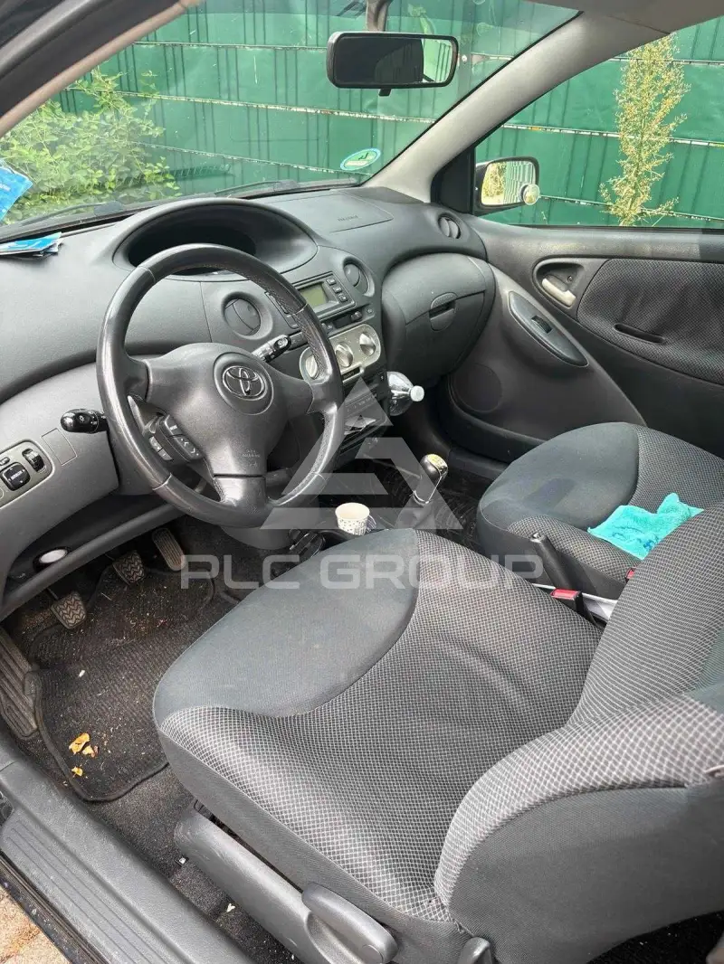 2003 Toyota YARIS
