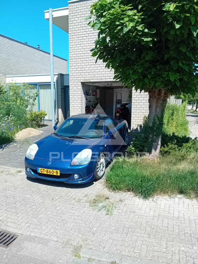 2003 Toyota MR2