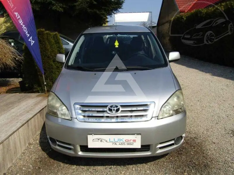 2003 Toyota Avensis