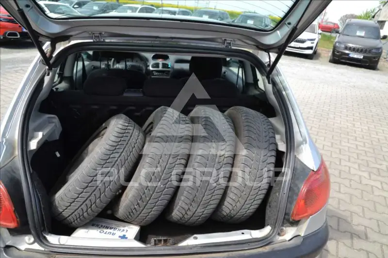 2003 Peugeot 206